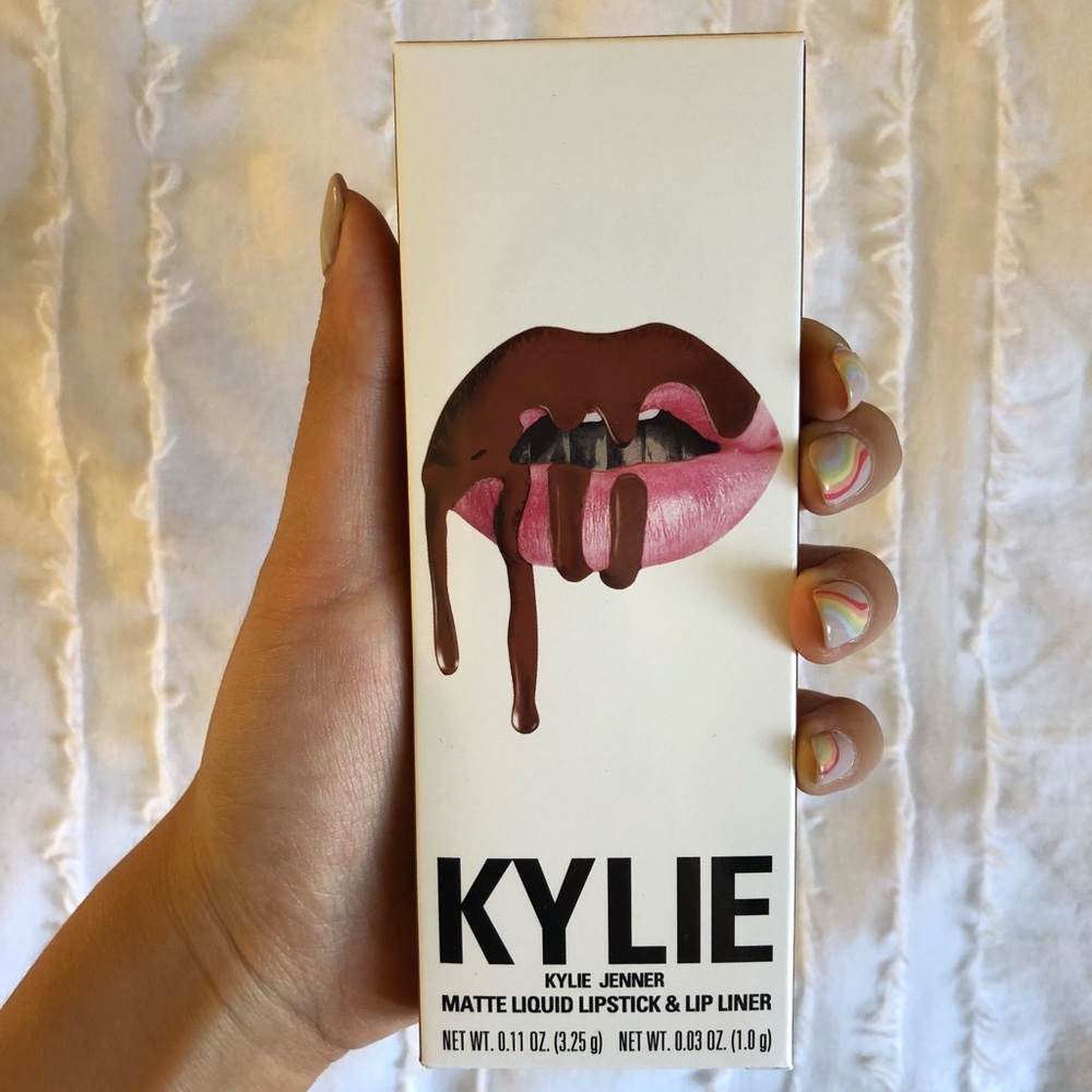 KYLIE LIP KIT - BROWN SUGAR Matte Liquid Lipstick